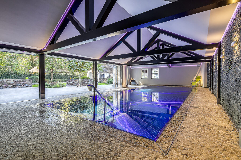 rvs-zwembad-elektrisch-zakkende-raampartij_img15566