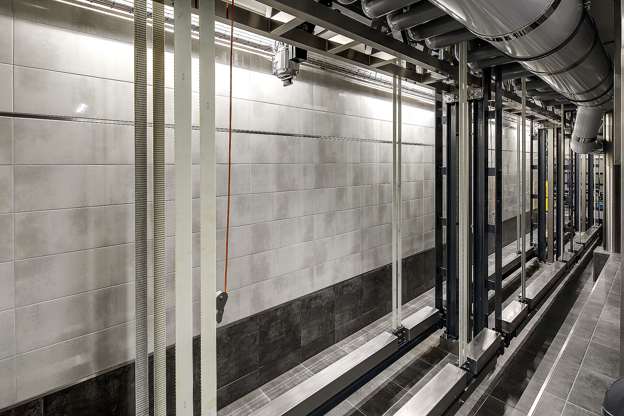 rvs-zwembad-elektrisch-zakkende-raampartij_img15583